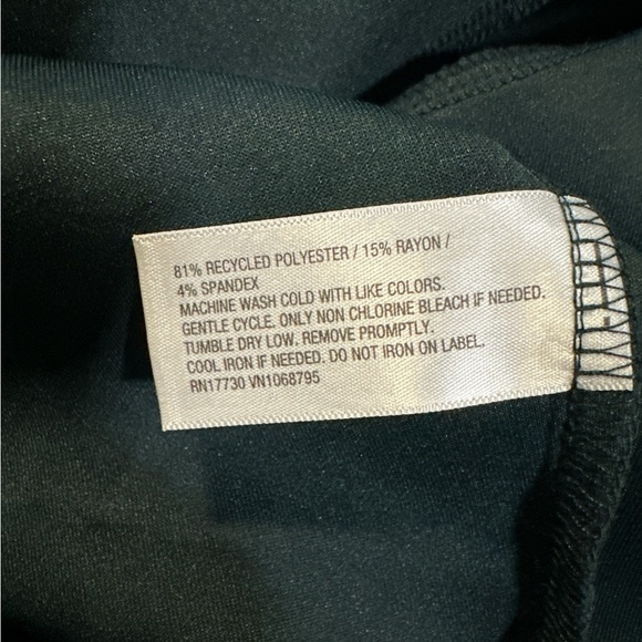 a new day Green Crop Sweatshirt with Hood and Zipper - Picture 6 of 6